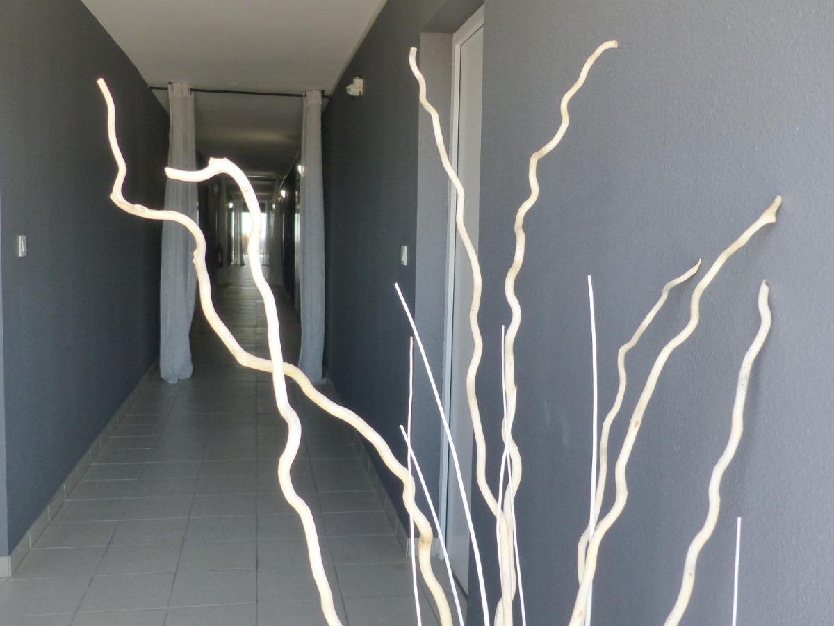 Le Jardin De Babylone "Reserve Aux Couples Uniquement" Agde Exterior photo
